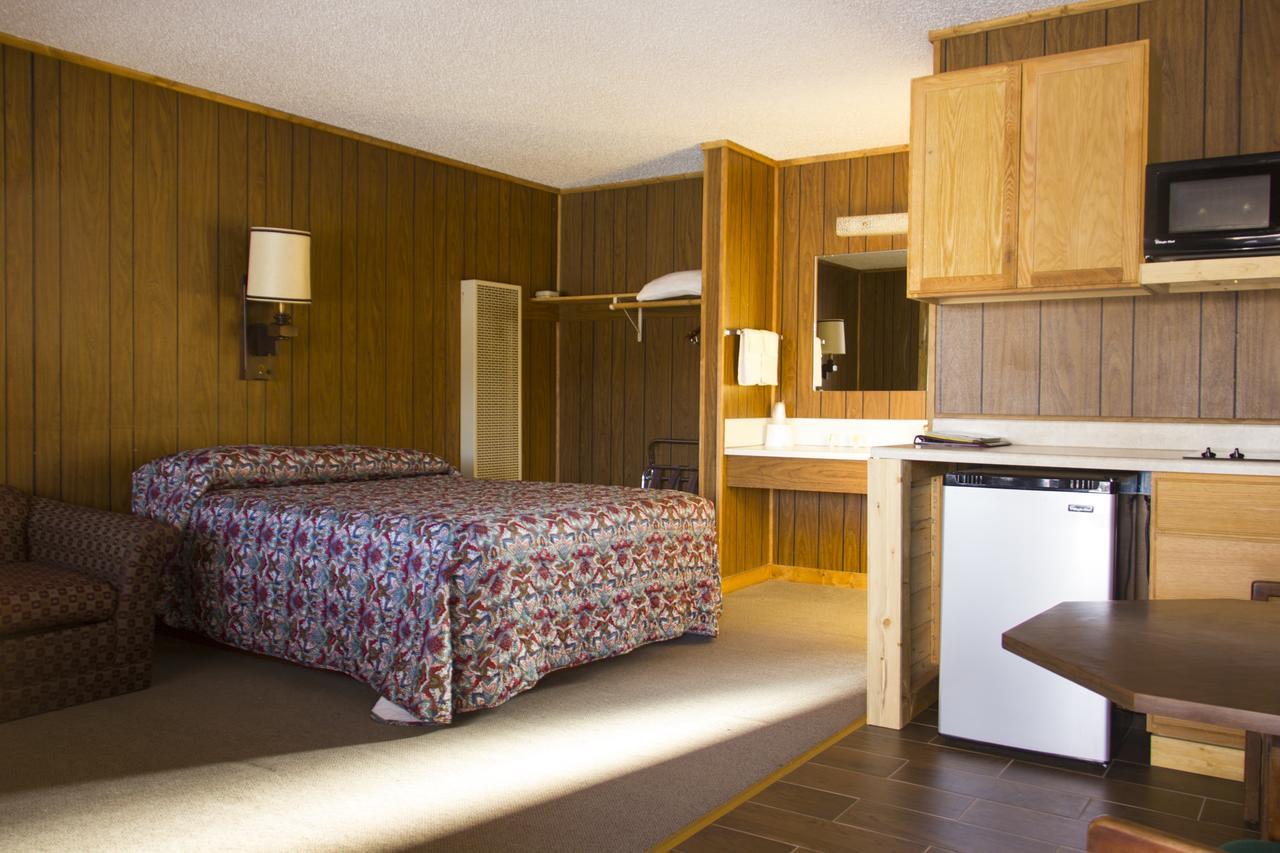 The Village Inn Motel & Restaurant Challis Extérieur photo