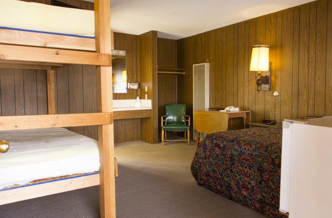 The Village Inn Motel & Restaurant Challis Extérieur photo