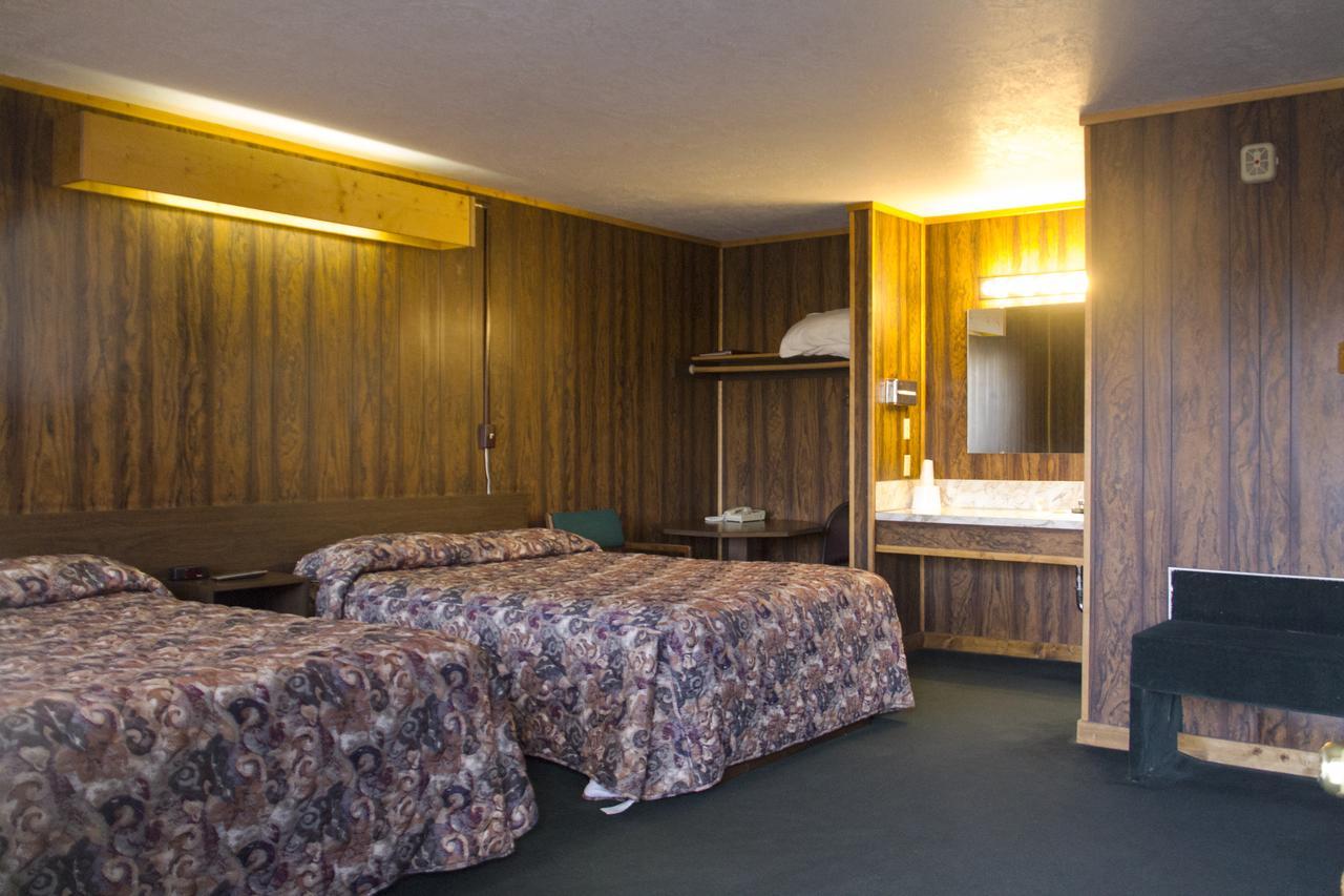 The Village Inn Motel & Restaurant Challis Extérieur photo