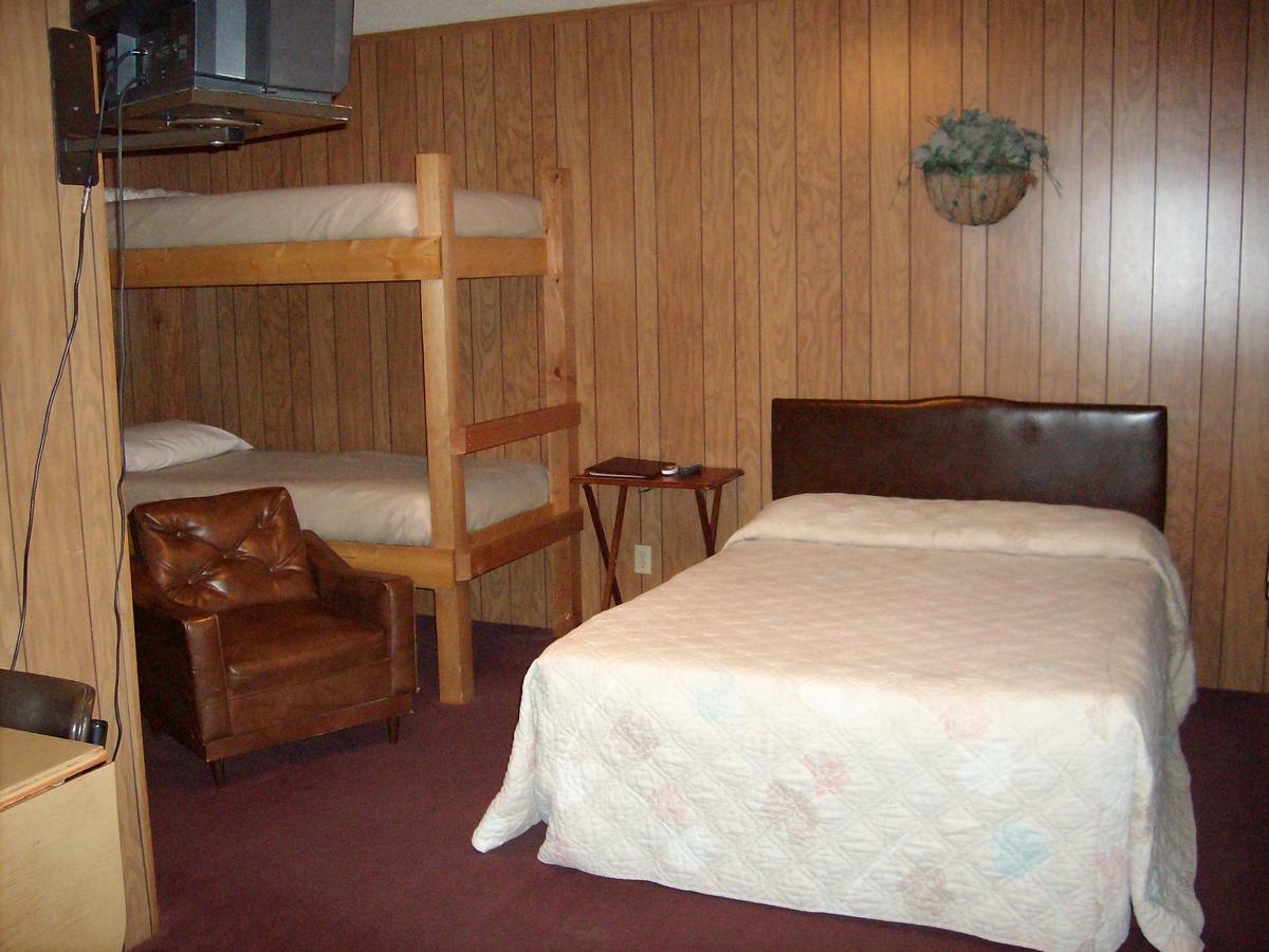 The Village Inn Motel & Restaurant Challis Extérieur photo